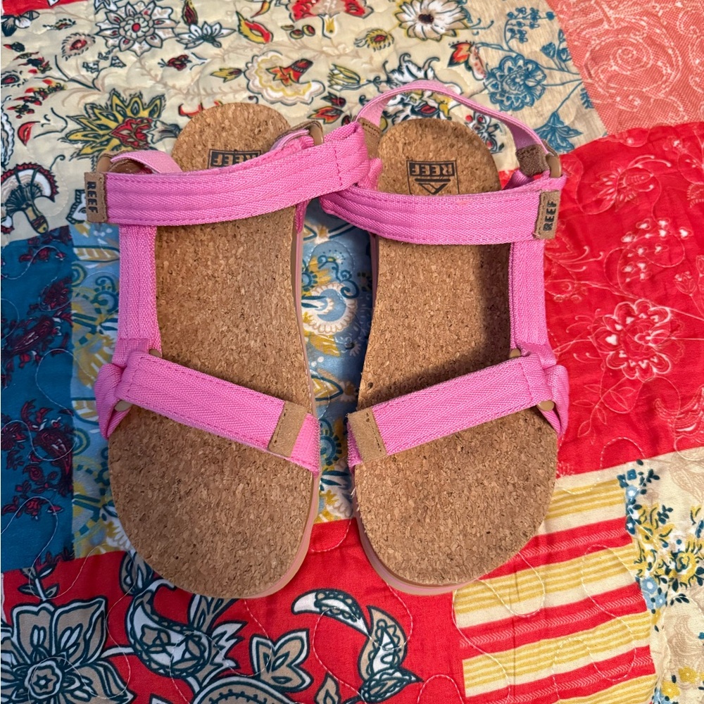Reef Women’s Bright Pink Sandals